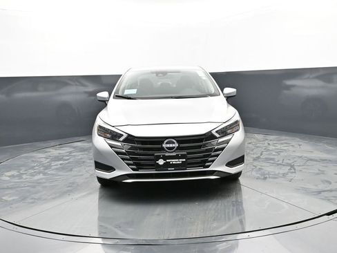 New 2025 Nissan Versa SV w/ Trunk Package FWD image 4