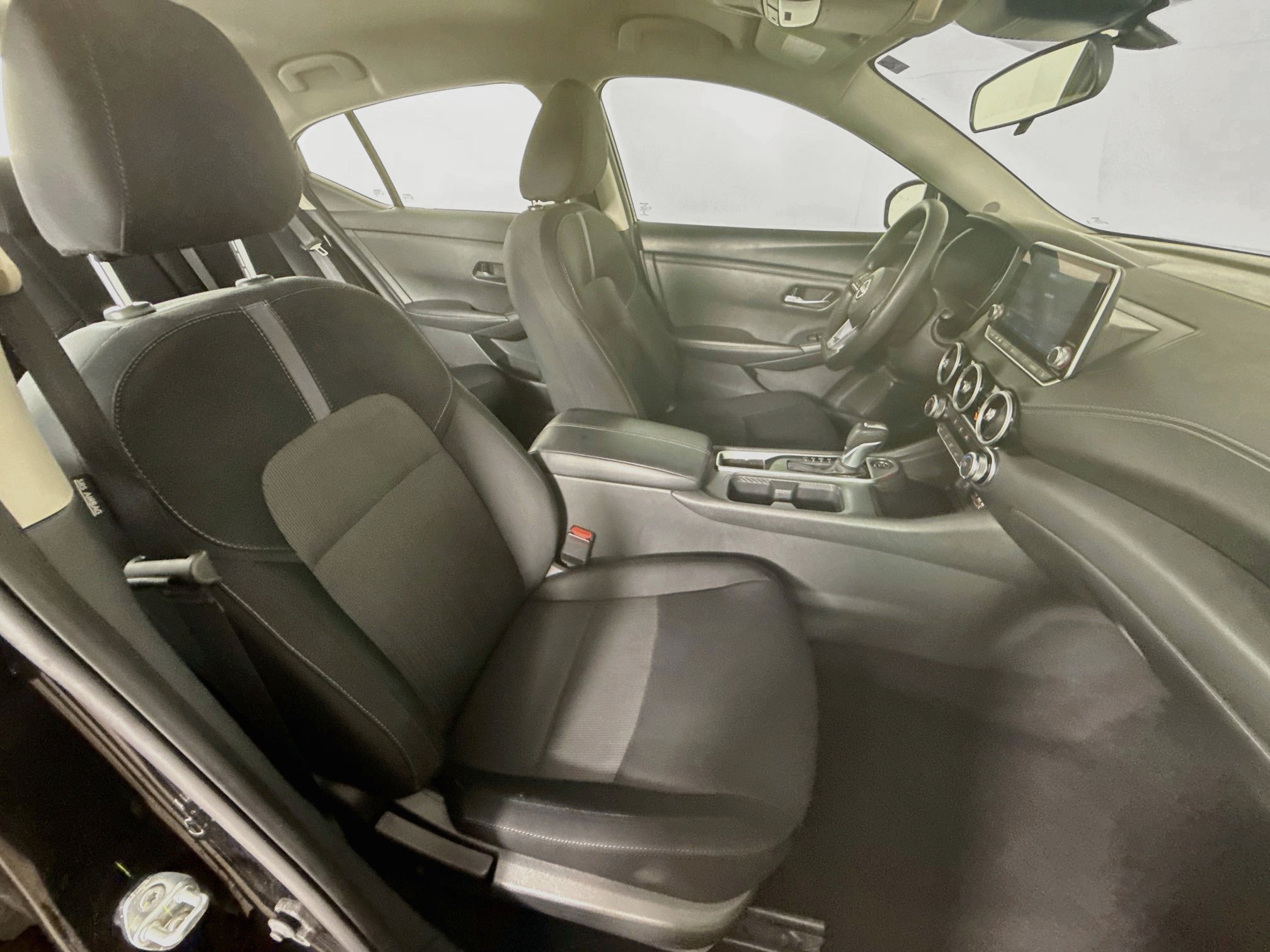 Used 2024 Nissan Sentra SV FWD image 33