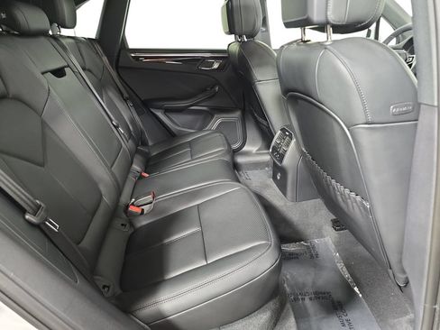 Certified 2026 Porsche Macan AWD/4WD image 26