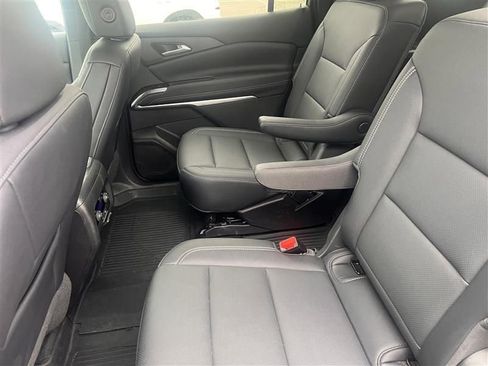 Used 2024 Chevrolet Traverse LT w/ Midnight/Sport Edition AWD/4WD image 7