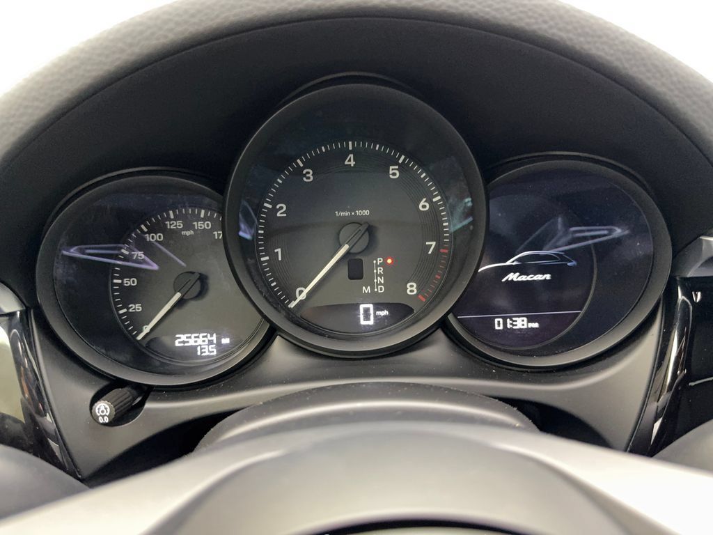 Used 2024 Porsche Macan Turbo AWD/4WD image 57