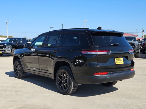 New 2025 Jeep Grand Cherokee L Altitude image 5