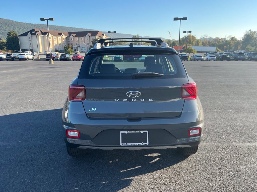 Certified 2023 Hyundai Venue Limited FWD image 8
