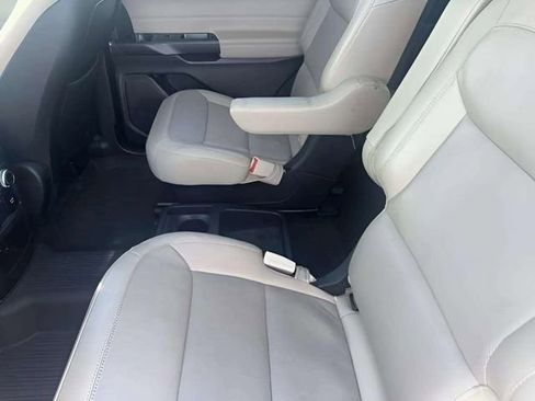 Used 2020 Ford Explorer Limited w/ Class III Trailer Tow Package image 18