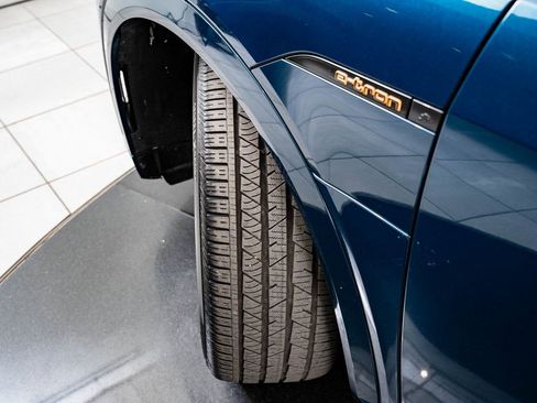 Used 2022 Audi e-tron Premium Plus w/ Premium Plus Package image 48