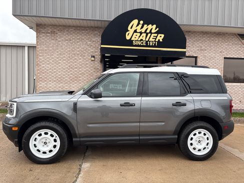 New 2025 Ford Bronco Sport Heritage w/ Convenience Package AWD/4WD image 2