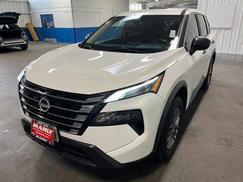 Used 2024 Nissan Rogue S AWD/4WD image 7