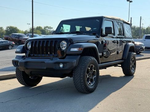 Used 2018 Jeep Wrangler Unlimited Sport S AWD/4WD image 2