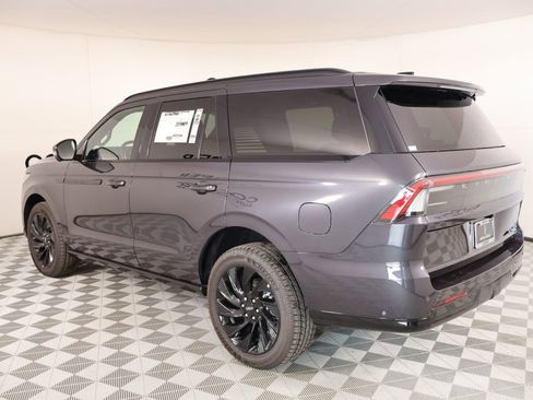 New 2025 Lincoln Navigator Reserve w/ Jet Appearance Package AWD/4WD image 25