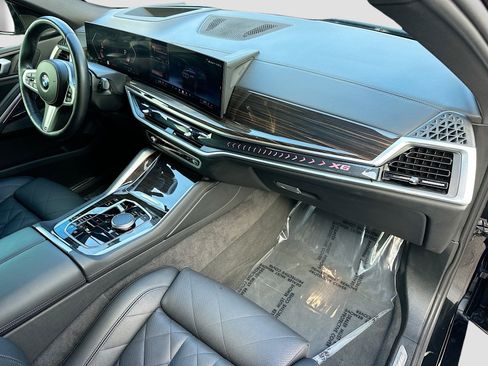 Used 2025 BMW X6 xDrive40i w/ Climate Comfort Package image 36