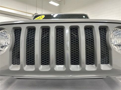 Used 2018 Jeep Wrangler Unlimited Sport S image 10