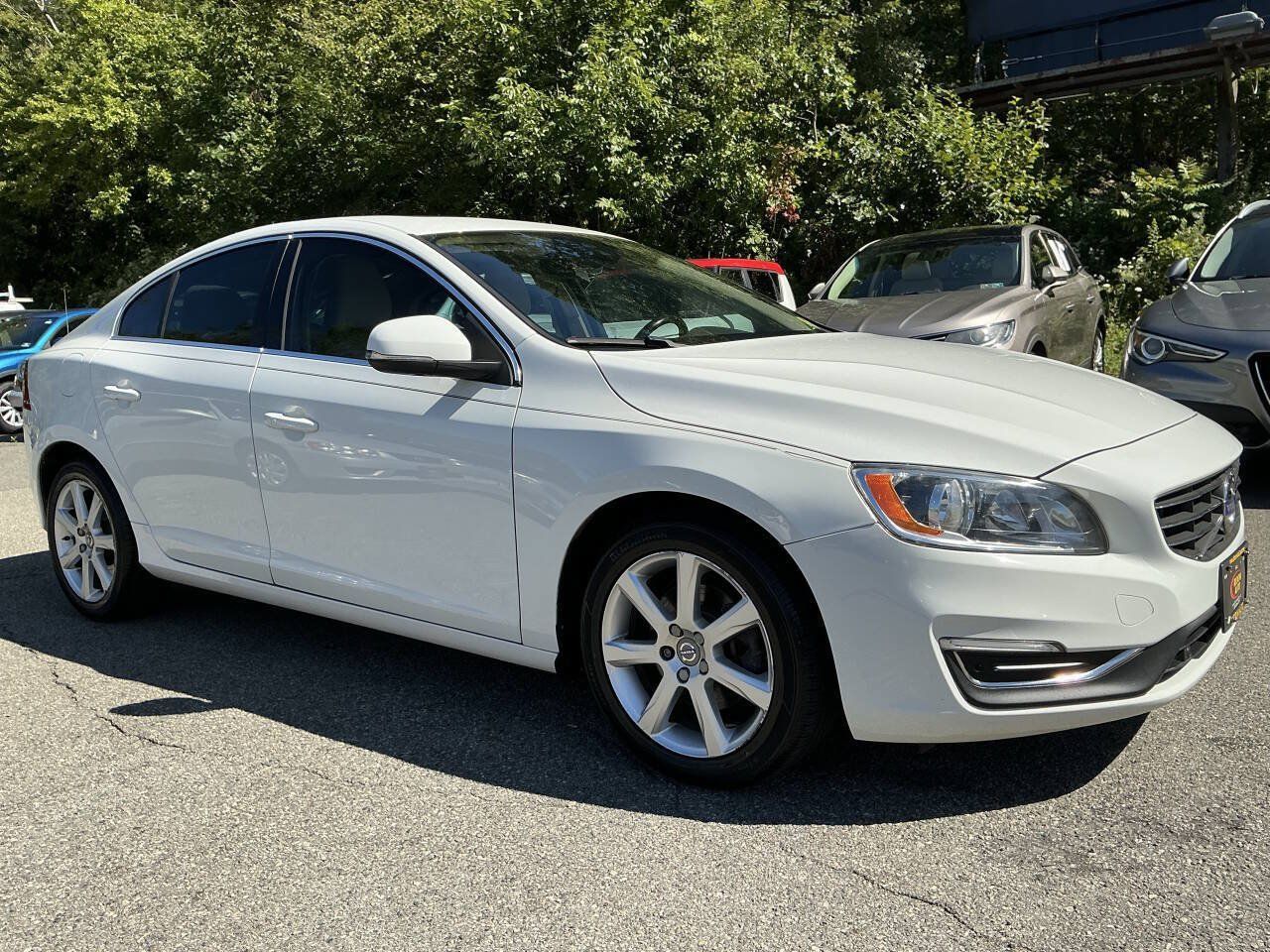 Used 2016 Volvo S60 T5 Premier w/ Convenience Package FWD image 3