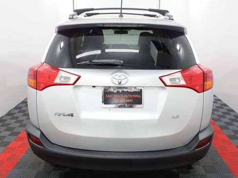 Used 2013 Toyota RAV4 LE AWD/4WD image 6