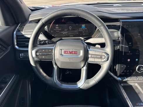 Used 2025 GMC Acadia Elevation image 15