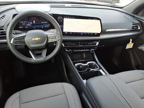 New 2026 Chevrolet Traverse LT image 11