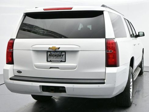 Used 2015 Chevrolet Suburban LT image 5