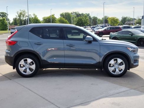 Used 2020 Volvo XC40 T4 Momentum FWD image 15