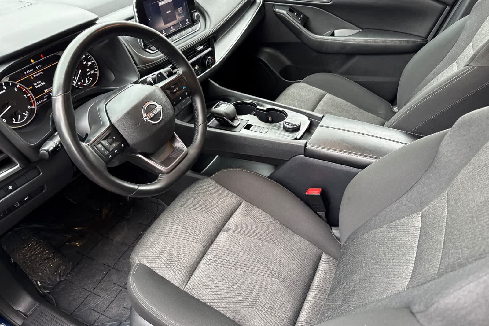 Used 2025 Nissan Rogue SV AWD/4WD image 11