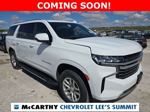 Used 2024 Chevrolet Suburban LT image 3