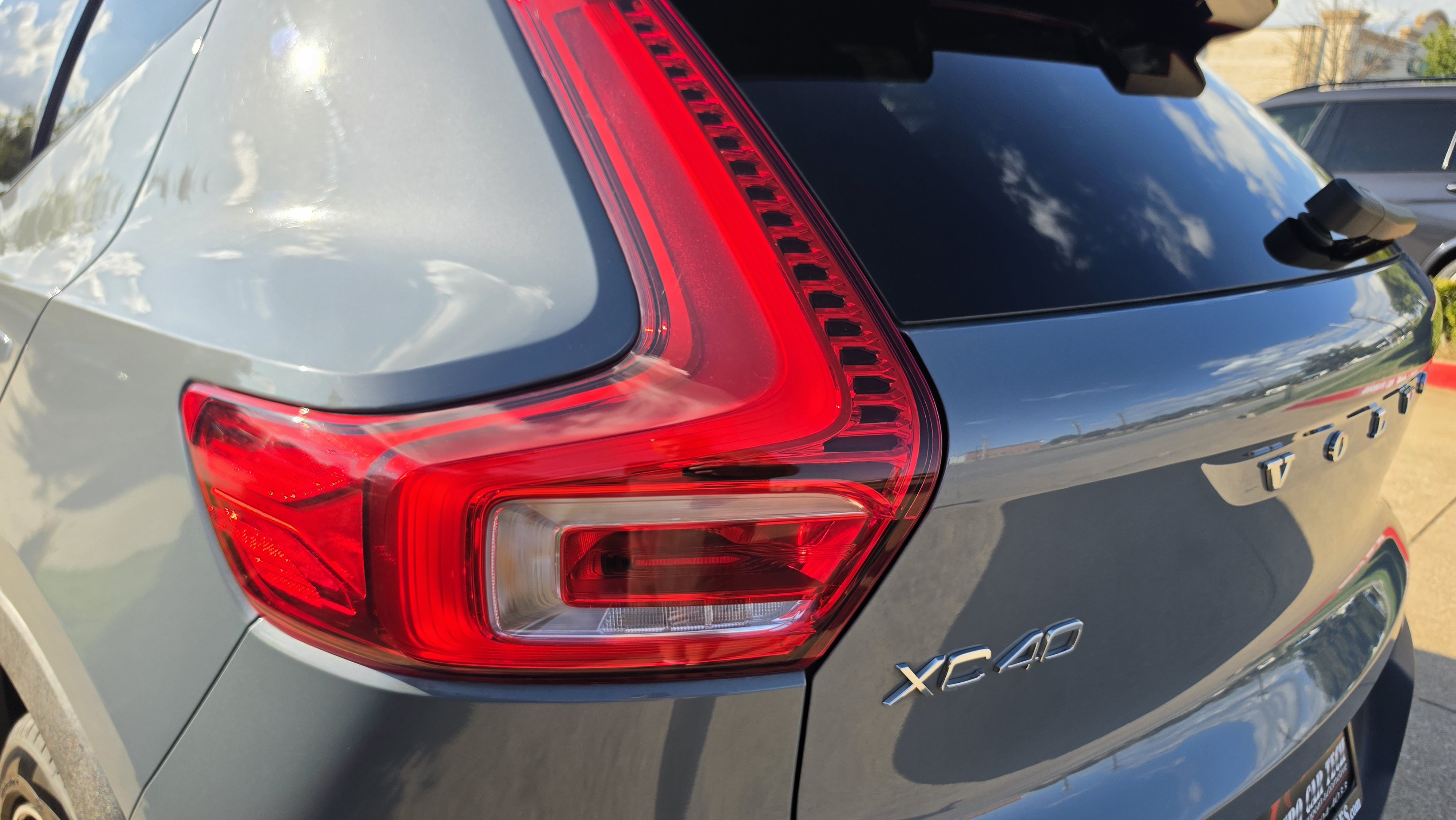 Used 2021 Volvo XC40 T5 R-Design w/ Advanced Package AWD/4WD image 10