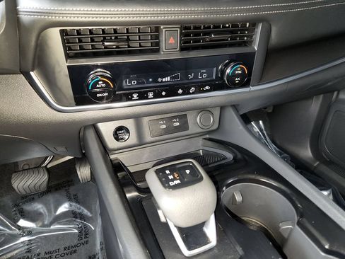 Used 2026 Nissan Rogue SV FWD image 21