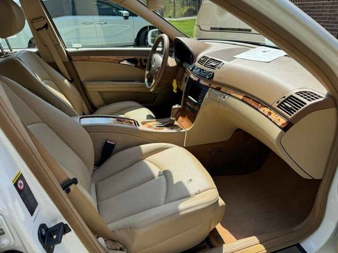 Used 2007 Mercedes-Benz E 350 Sedan image 9