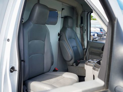 Used 2016 Ford E-450 and Econoline 450 Super Duty w/ Power Windows & Locks Group RWD image 29