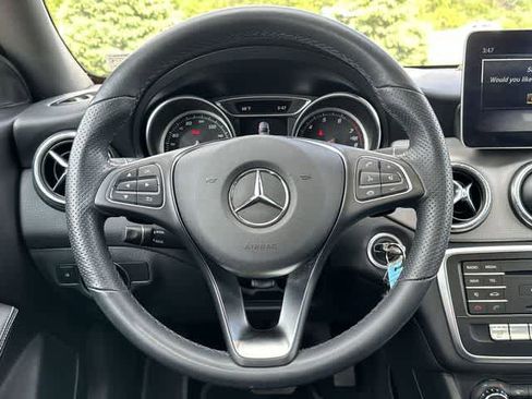Used 2019 Mercedes-Benz CLA 250 4MATIC image 8