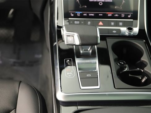 Used 2025 Audi Q7 3.0T Premium Plus image 21