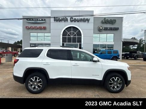 Used 2023 GMC Acadia SLT FWD image 1