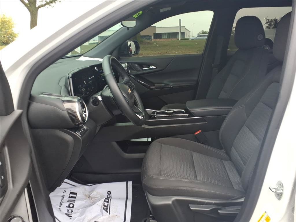 Used 2025 Chevrolet Equinox LT AWD/4WD image 24