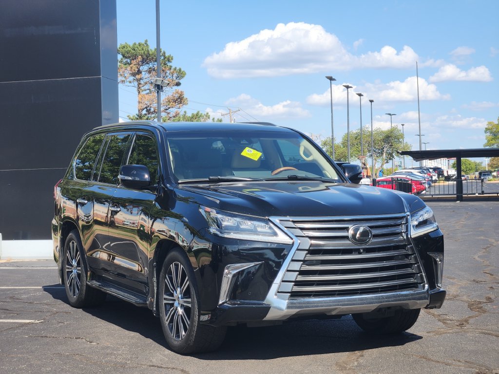 Used 2021 Lexus LX 570 4WD w/ Luxury Package image 3