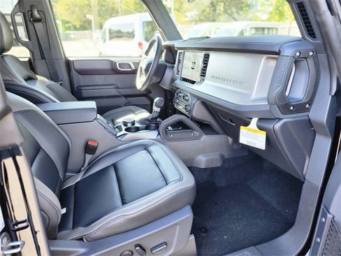 New 2025 Ford Bronco Outer Banks w/ Sasquatch Package image 11