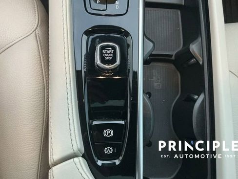Certified 2023 Volvo XC90 B5 Plus w/ Protection Package Premier AWD/4WD image 18