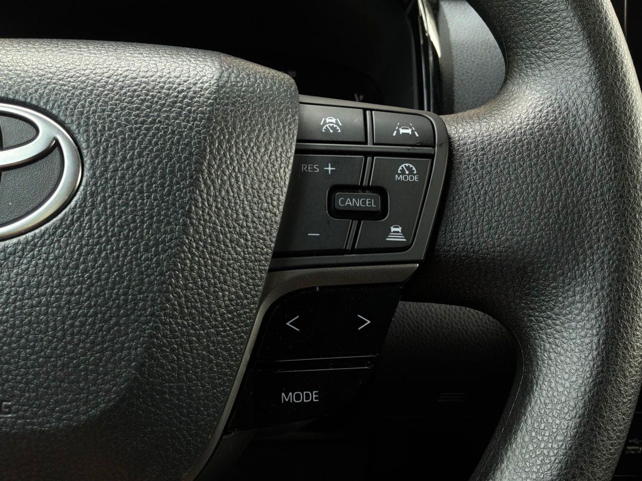 Used 2026 Toyota Camry LE FWD image 36