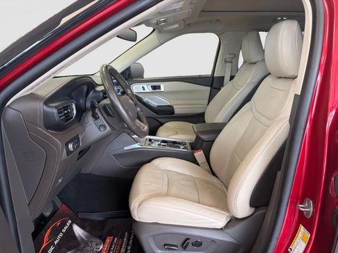 Used 2020 Ford Explorer Platinum w/ Premium Technology Package AWD/4WD image 12