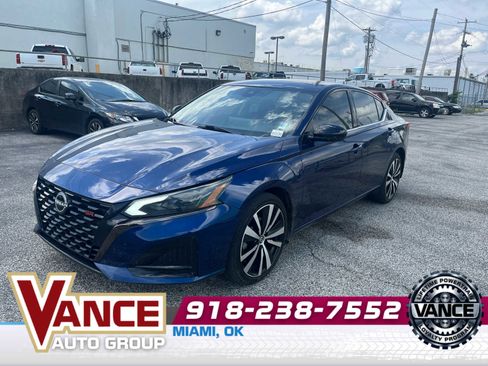 Used 2023 Nissan Altima 2.5 SR w/ SR Premium Package AWD/4WD image 1