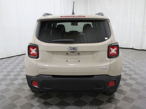 Used 2016 Jeep Renegade Latitude w/ Cold Weather Group image 30