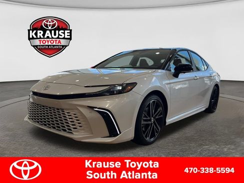 New 2026 Toyota Camry Hybrid FWD image 1