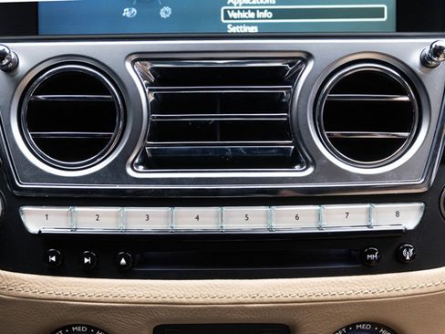 Used 2013 Rolls-Royce Ghost image 98