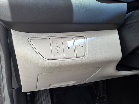 Used 2023 Genesis G70 2.0T RWD image 29