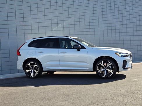 Used 2024 Volvo XC60 T8 Ultimate w/ Protection Package Premier AWD/4WD image 7