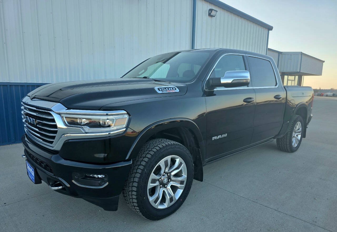Used 2023 RAM 1500 Limited AWD/4WD image 2