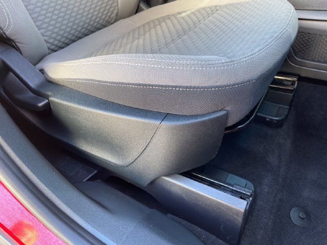 Used 2020 Ford Escape SE FWD image 35