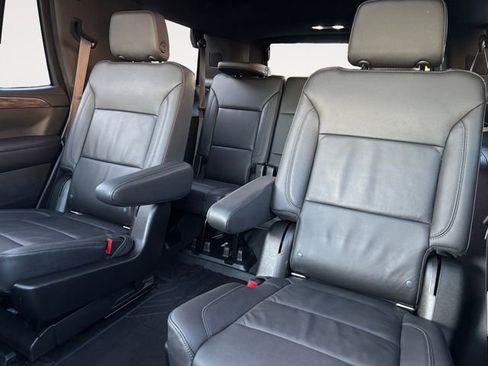 Used 2021 Chevrolet Tahoe Z71 w/ Luxury Package AWD/4WD image 13