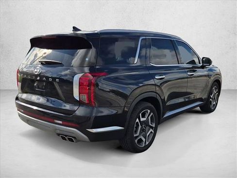 Used 2024 Hyundai Palisade Limited FWD image 5
