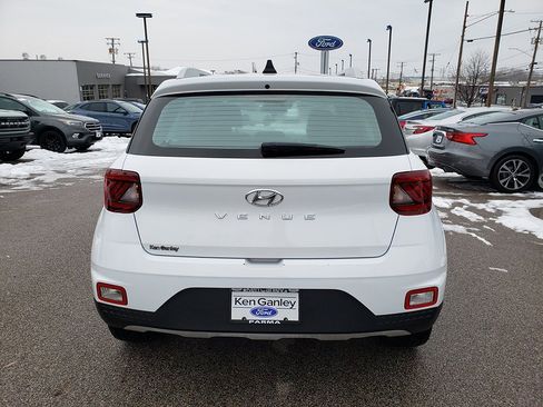 Used 2020 Hyundai Venue SEL w/ Convenience + Premium Package image 6