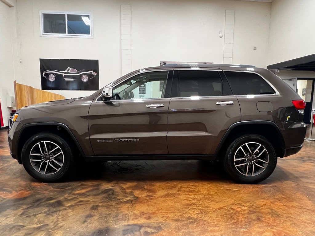 Used 2019 Jeep Grand Cherokee Limited AWD/4WD image 6