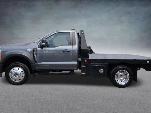 Used 2023 Ford F550 4x4 Regular Cab Super Duty w/ XLT Value Package image 4