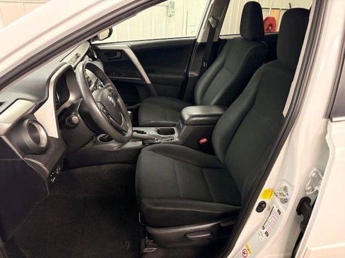 Used 2017 Toyota RAV4 LE image 5